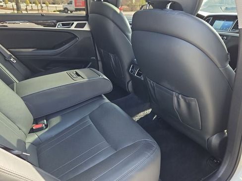 Used 2017 Genesis G80 3.8 w/ Option Group 02 image 15