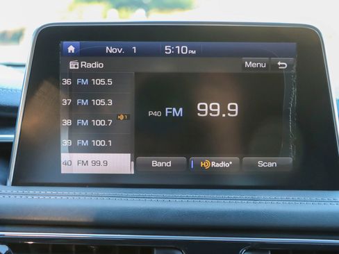 Used 2019 Genesis G70 2.0T Advanced image 32