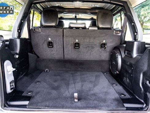 Used 2023 Jeep Wrangler Unlimited Sahara image 30