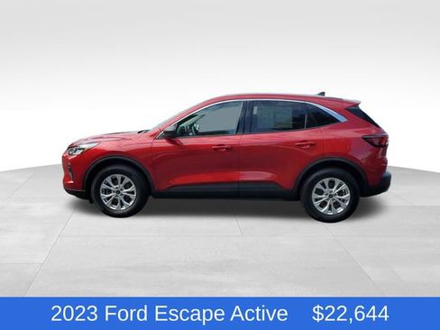 Used 2023 Ford Escape Active AWD/4WD image 2