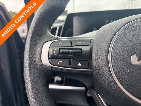 Used 2023 Kia Sportage LX image 9