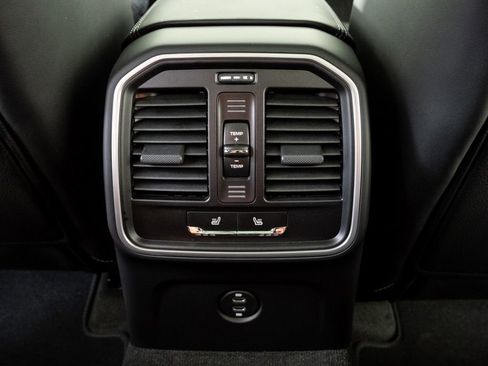 New 2026 Porsche Macan S image 21