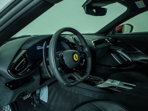 Certified 2025 Ferrari 12Cilindri RWD image 28