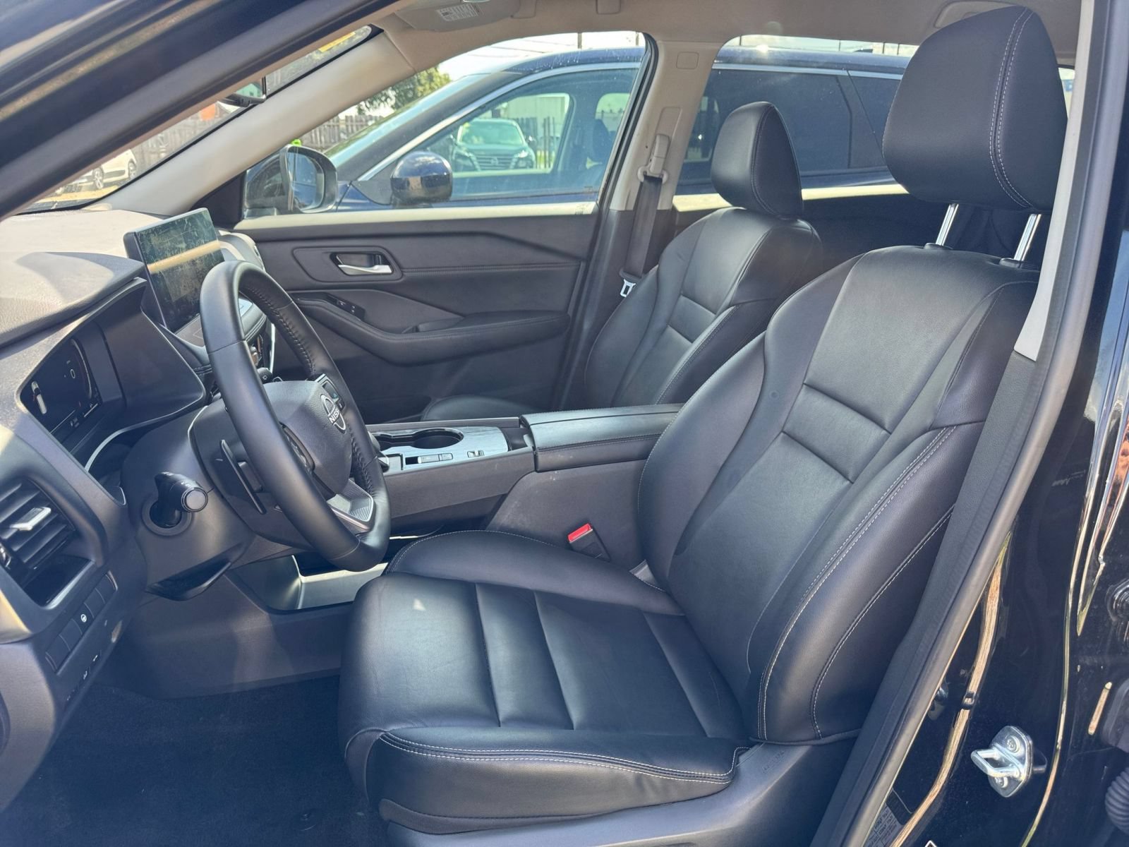 Used 2026 Nissan Rogue SL FWD image 28