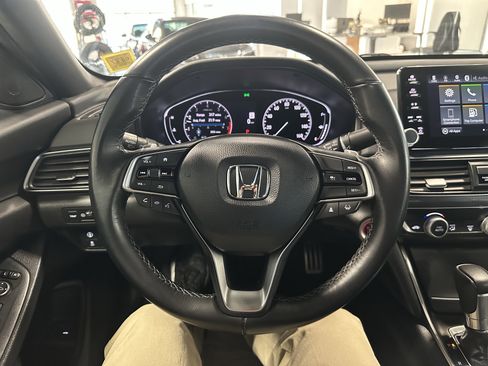 Used 2022 Honda Accord Sport image 8
