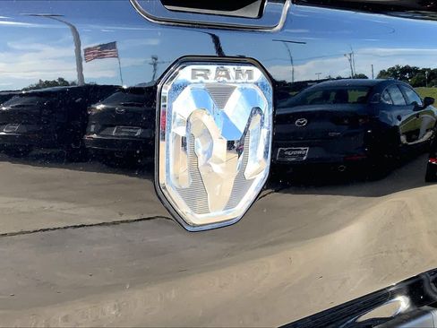 Used 2019 RAM 1500 Big Horn RWD image 31