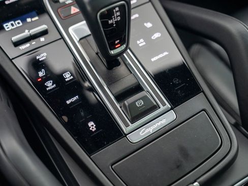 Certified 2020 Porsche Cayenne image 20