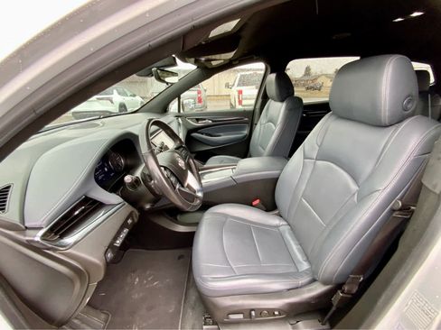 Used 2022 Buick Enclave Premium image 21