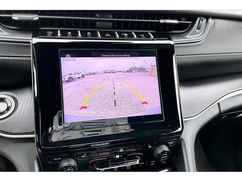 Used 2024 Jeep Grand Cherokee Altitude AWD/4WD image 26