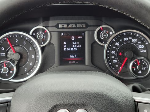 Used 2025 RAM 2500 Big Horn AWD/4WD image 9