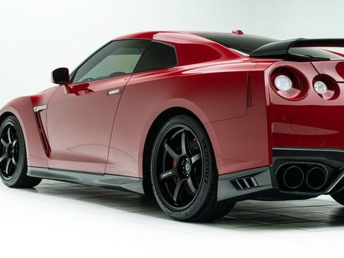 Used 2017 Nissan GT-R Track Edition AWD/4WD image 19