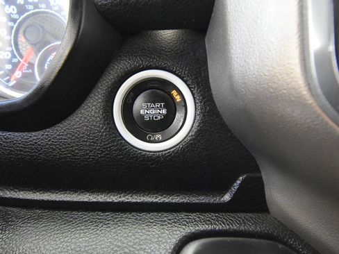 Used 2019 RAM 1500 Laramie AWD/4WD image 39