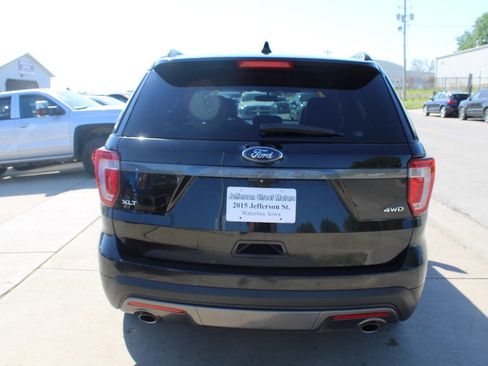 Used 2017 Ford Explorer XLT w/ XLT Technology Feature Bundle AWD/4WD image 7