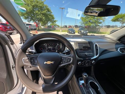 Used 2021 Chevrolet Equinox LT AWD/4WD image 36