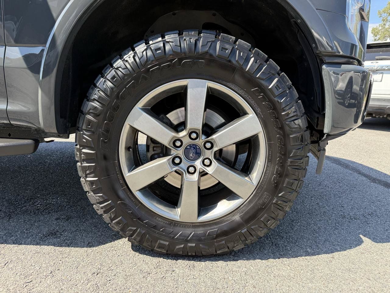 Used 2017 Ford F150 XLT w/ Equipment Group 302A Luxury AWD/4WD image 45
