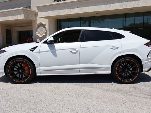 Used 2022 Lamborghini Urus AWD/4WD image 8