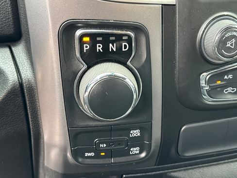 Used 2022 RAM 1500 Classic SLT image 33