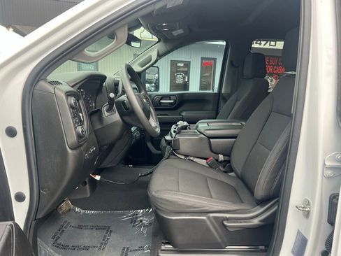 Used 2022 Chevrolet Silverado 2500 Custom w/ Custom Convenience Package image 9