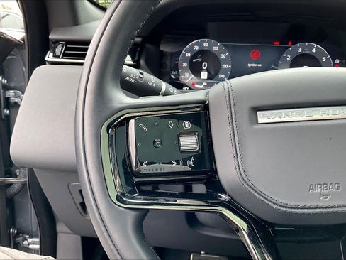 Used 2025 Land Rover Range Rover Velar Dynamic SE image 21