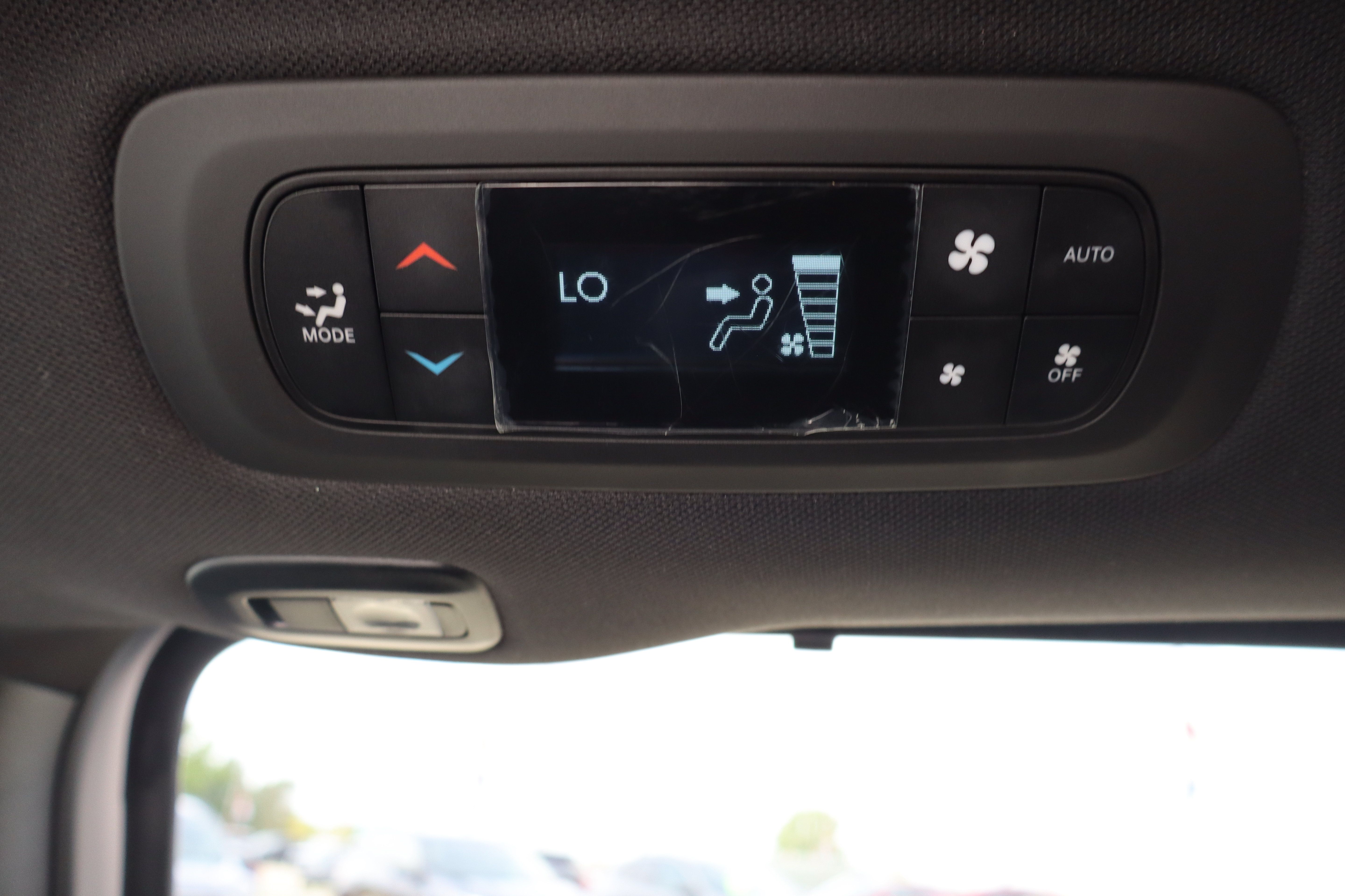 Used 2026 Chrysler Pacifica Limited FWD image 27