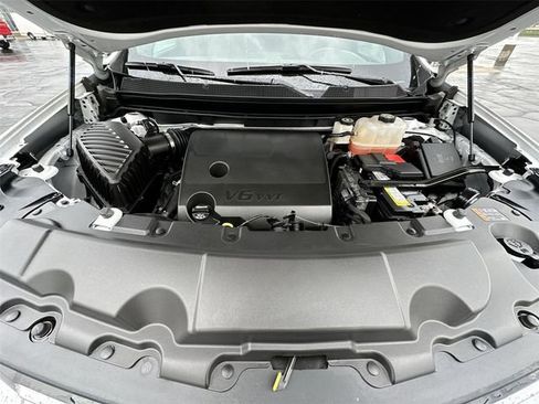 Used 2023 Chevrolet Traverse LT w/ LPO, Floor Liner Package image 28