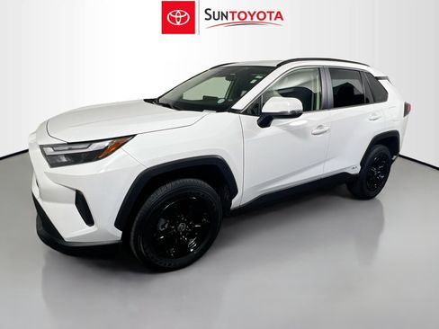Used 2025 Toyota RAV4 XLE w/ Convenience Package AWD/4WD image 9