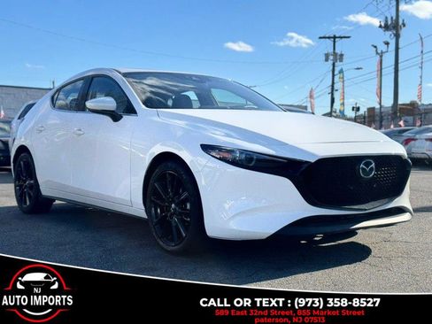 Used 2022 MAZDA MAZDA3 s image 3
