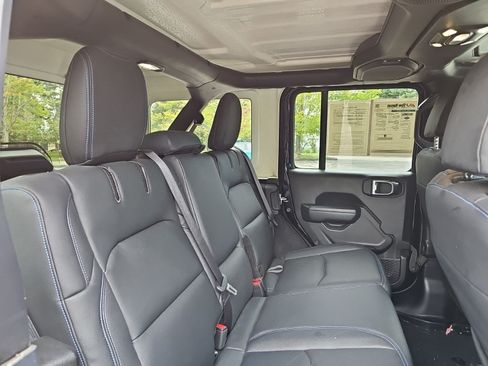 Used 2023 Jeep Wrangler Unlimited w/ Cold Weather Group AWD/4WD image 14