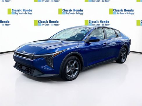 Used 2025 Kia K4 LXS FWD image 3