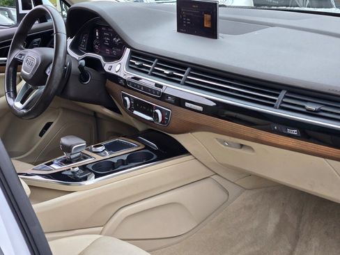 Used 2017 Audi Q7 3.0T Premium Plus w/ Premium Plus Package image 7