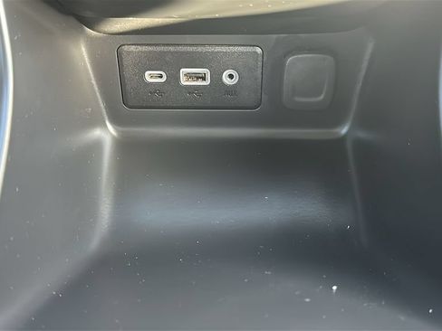 Used 2024 GMC Terrain SLE FWD image 26