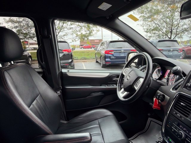 Used 2018 Dodge Grand Caravan GT FWD image 34