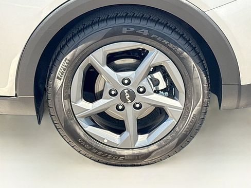 Used 2025 Kia K4 FWD image 30
