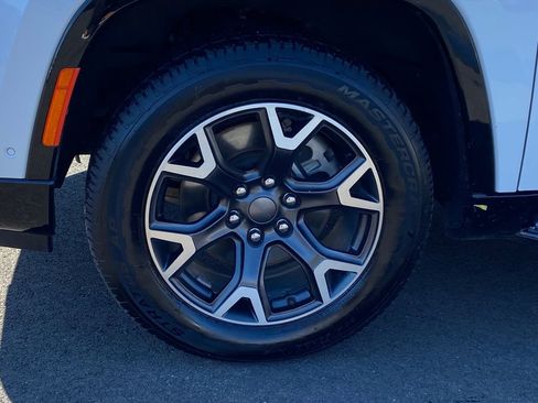 Used 2024 Jeep Wagoneer Series III image 8