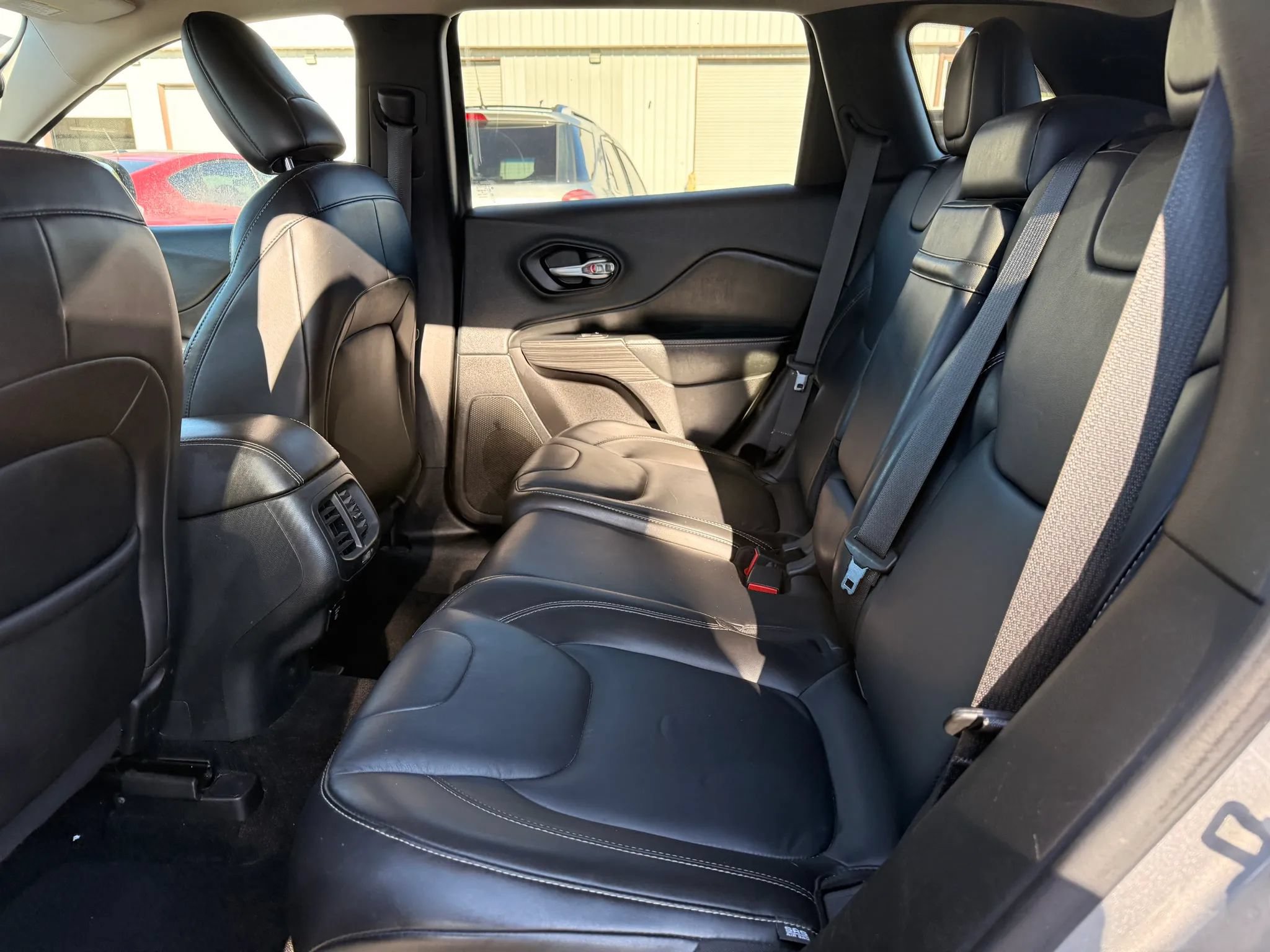 Used 2015 Jeep Cherokee Limited AWD/4WD image 21