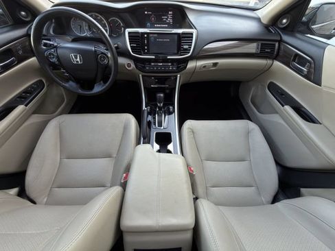 Used 2017 Honda Accord EX-L image 10