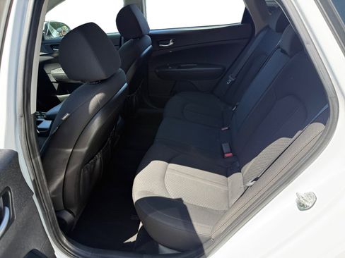 Used 2018 Kia Optima LX FWD image 16