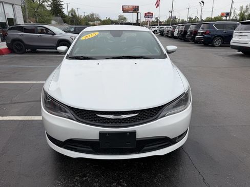Used 2015 Chrysler 200 S w/ Comfort Group FWD image 2