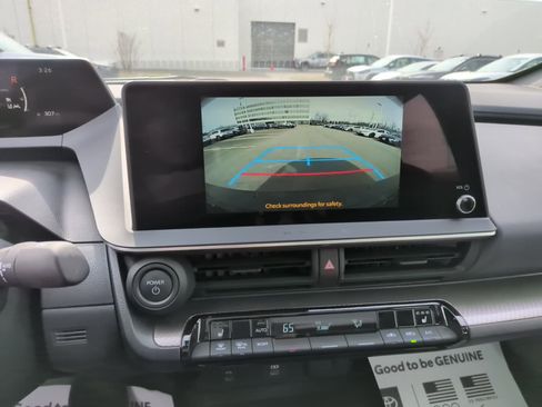 Used 2024 Toyota Prius XLE image 12