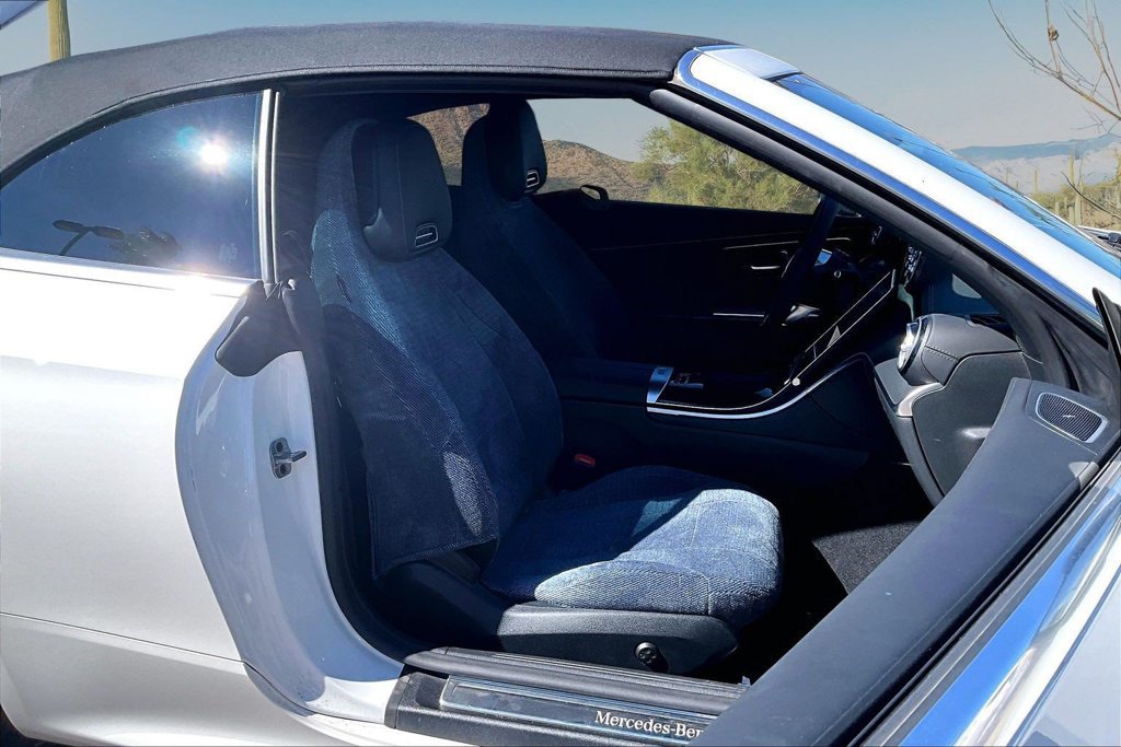 Used 2025 Mercedes-Benz CLE 300 4MATIC Cabriolet image 7