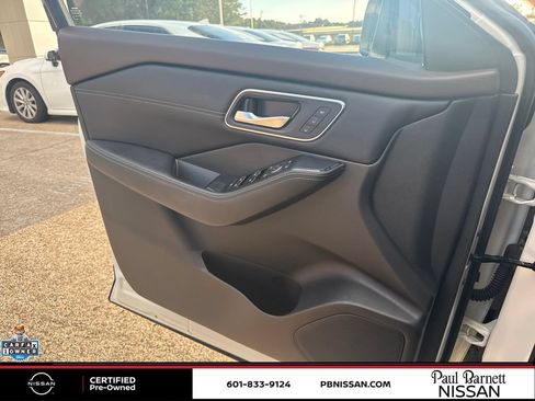 Certified 2021 Nissan Rogue Platinum FWD image 23
