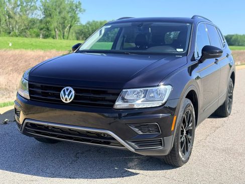 Used 2018 Volkswagen Tiguan SE image 12