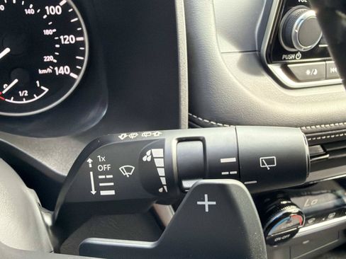 Used 2026 Nissan Rogue SV FWD image 28