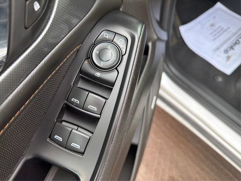 Used 2021 Chevrolet Traverse Premier AWD/4WD image 37