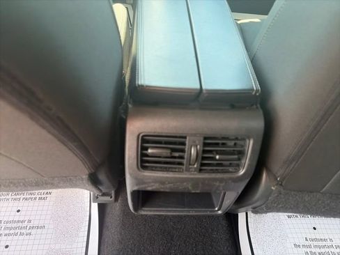 Used 2024 Nissan Rogue S FWD image 13