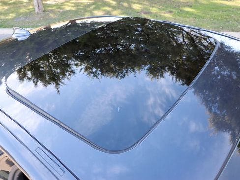 Used 2018 BMW 530i xDrive AWD/4WD image 8