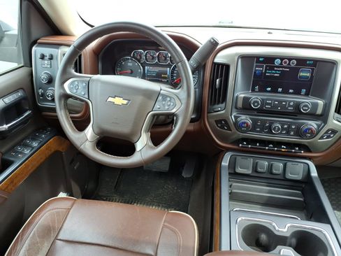 Used 2014 Chevrolet Silverado 1500 High Country w/ High Country Premium Package AWD/4WD image 17