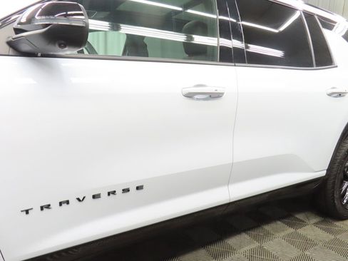 Used 2026 Chevrolet Traverse RS AWD/4WD image 49