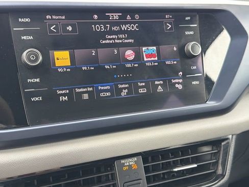 Used 2022 Volkswagen Taos SE image 15