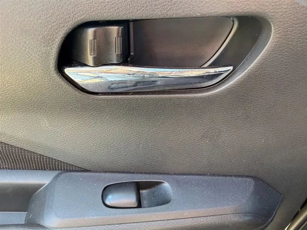 Used 2021 Nissan Kicks SV FWD image 27